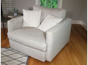 Super Comfortable BASSETT FURNITURE - Slightly Oversized Cube Chair - Great Chair - Bought For Home Staging !