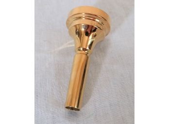 Denis Wick Gold Tone Musical Mouthpiece 4AM 1 Of 2