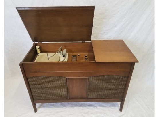 Vintage GE Record Player AM/FM Stereo Console RC7231