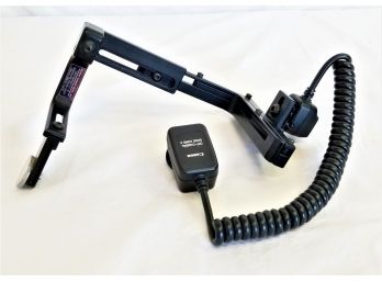 Newton Camera Bracket Di100FRs And Canon Off-Camera Shoe Cord 2