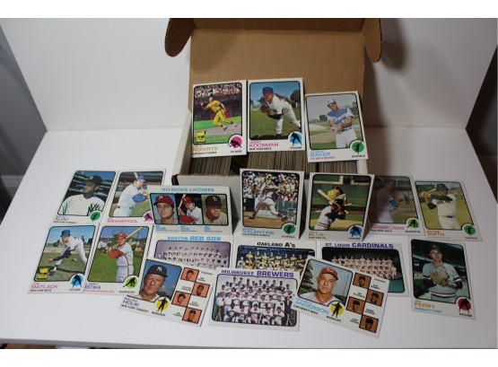 Awesome 1973 Topps Baseball Card Lot Over 300 Cards - Nice Condition