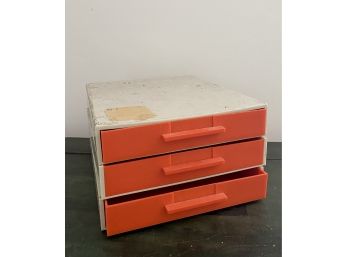 A Vintage Stacking Red And White Plastic Desk Organizer