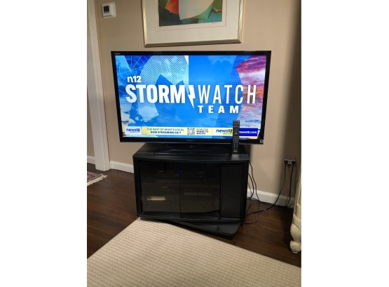 Fantastic SONY BRAVIA 42' LED Flat Screen TV With Stand & Remote - Full 1080p - Used Very Little / Guest Room