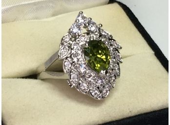 Fabulous 925 / Sterling Silver Ring With Crisp Intense Peridot Surrounded With Sparkling White Sapphires !