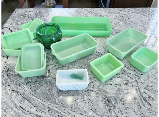 Group Of Vintage Jadeite Bakeware And Lidded Containers
