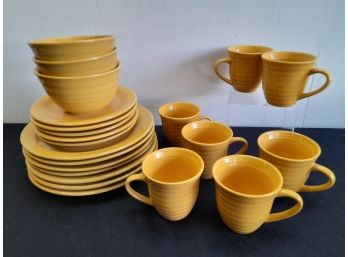 Home Trends Yellow Set Of Plates, Bowls And Mugs