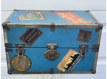 Vintage Doll Trunk With Clothes