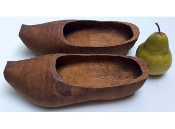 PAIR OF HAND CARVED WOODEN HOLLAND DUTCH SHOES: Rustic Vintage Pair
