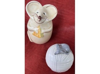 Vintage Lot Mouse Parmesan Cheese Dispenser Whimsical Mouse On Ball Of Yarn Figurine