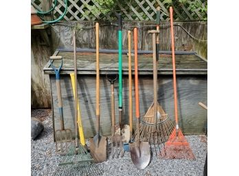 11 Assorted Helpful Garden & Landscaping Hand Tools