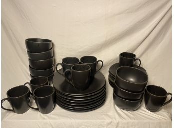 Set Of Home Trends Black Dinnerware Service For  8