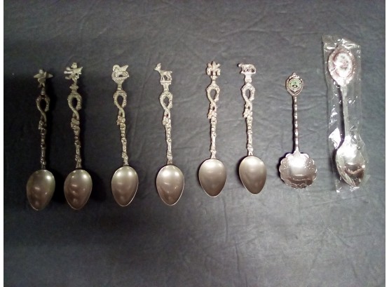 6 Vintage Decorative (Silverplate?) Small Spoons From Italy & 2 Collector Spoons (floral & Foxwoods)  C3