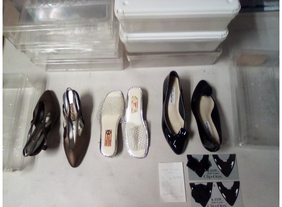 Lot Of 3 Ladies Dress Shoes And Vintage Plastic Shoe Boxes     UNTAB