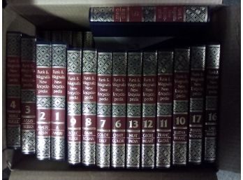 Funk & Wagnalls New Encyclopedia 1986: 30 Vol. Includes Index & Family Legal Guide. CAVE