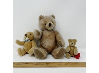 A Set Of 3 Vintage Steiff Bears - Large Medium And Small
