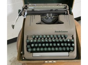 Antique Smith Carona Typewriter In Case ~ Silent ~
