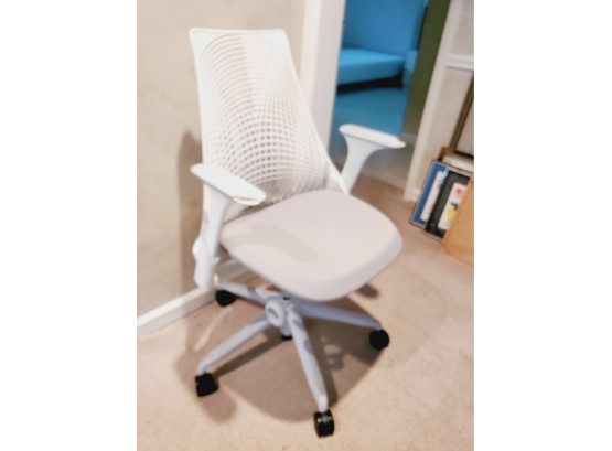 Herman Miller Sayl Ergonomic Adjustable Office Desk Chair In White-Designed By Yves Behar