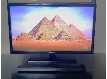 Samsung 4000 Series Television 26' Screen - LED Technology- 720p Resolution- 60 Hz CMR With Rotating Shelf