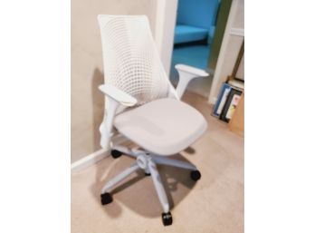 Herman Miller Sayl Ergonomic Adjustable Office Desk Chair In White-Designed By Yves Behar