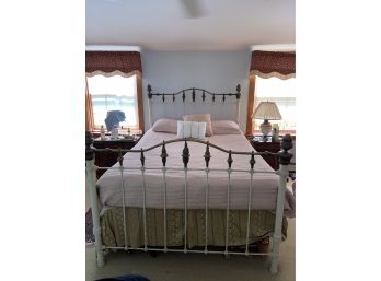 Beautiful Cast Iron And Brass QUEEN Bed Frame 84x61in Includes Bestmade Bedding Co. Mattress And Bedding