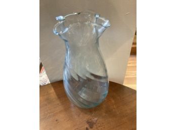 Beautiful Glass Vase With Swivel Design