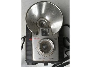 Kodak Brownie Starflash Camera. Featured A Built In Flash And Uses 127 Film. Manufactured Between 1957 And