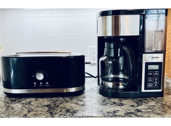 ZogiRusgi Coffee Maker & Kitchen Aid Toaster