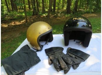 Motorcycle Helmets With Vintage Harley Davidson Leather Gloves