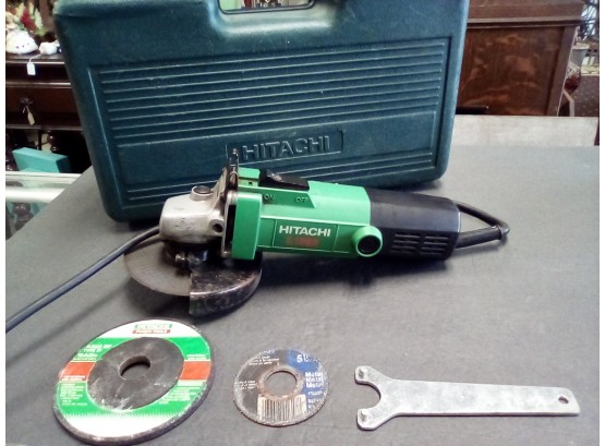 Hitaci G125R Hand Held 4.5 In. Disc Grinder & Hardshell Case Including 4 1/2 In. Cut Of Wheel For Masonry   B4