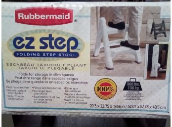 NEW Rubbermaid EZ Step Folding Step Stool #4209 Supports Up To 300 Lbs - 7 Inches Wide When Folded To Store C1