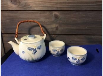 Antique Chinese Teapot With 2 Cups - H