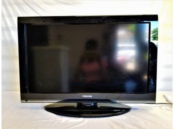 Toshiba 32C100U 32' 720p HD LCD TV