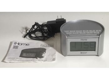 Ihome IBT 230  Bluetooth Wireless FM Clock Radio USB Charging