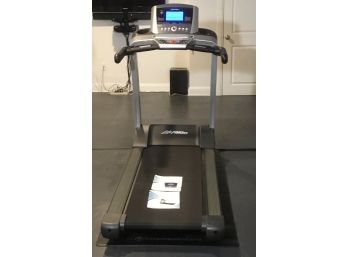 Life Fitness T-3  Large Treadmill, Go Console