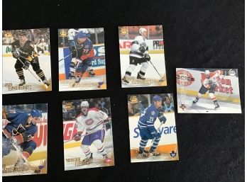 Mixed Hockey Card Lot