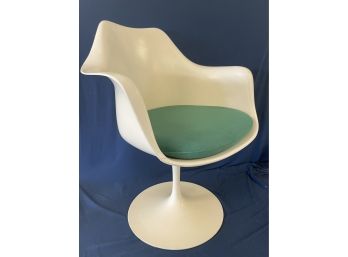 Vintage Mid Century Knoll Saarinen Swivel Arm Tulip Chair