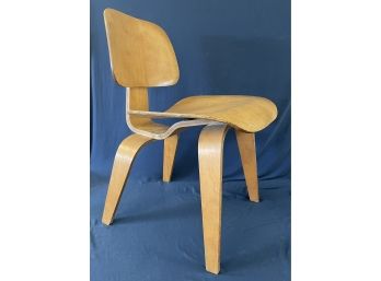 Original Early 1940s-1950s Herman Miller DCW Chair By Charles And Ray Eames Evans Partial Label