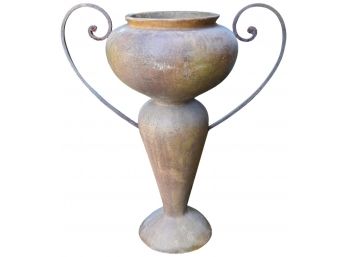 Abraham Urn With Iron Handles In Verde