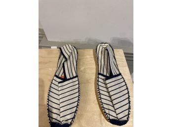 A Pair Of Black And White Pinstripe Espadrille - Sz 45 French
