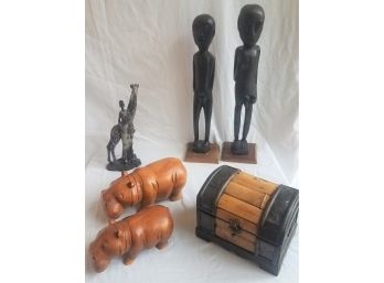 African Statue LOT Or Human Figures And Animals (Lot 030)