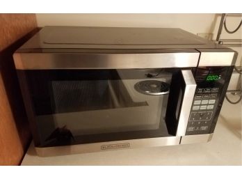 Black And Decker Microwave (Lot 129)