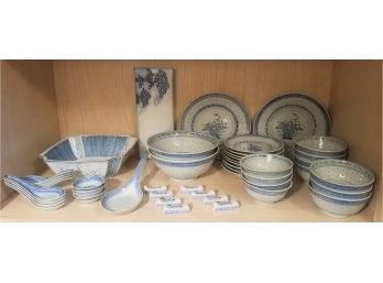 47-piece Dinner Bowl Set From Japan In Blue And White With Chopstick Rests (Lot 139)