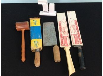 Vintage Cutlery Knife Lot With Knife Sharpener