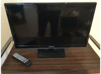 Samsung Flat Screen Television With Remote