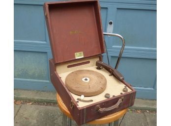 Midcentury Travler Phonograph In Case