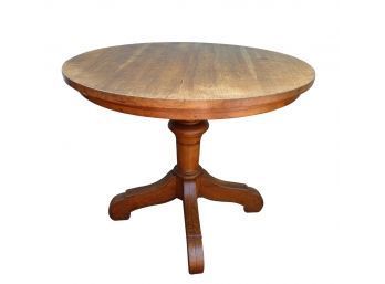 Gorgeous Antique Tiger Oak Round Table By Karpen Furniture