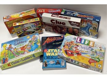 Large Lot Of Pot Luck Games, Games May Not Be Complete
