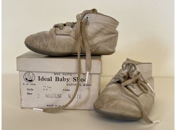 A Pair Of Vintage Ideal Baby Shoes In Original Box