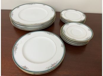 Set Of 'Landon' Pattern Noritake China Plates