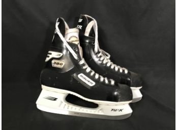 Men's Bauer 300 Hockey Skates With Blade Covers